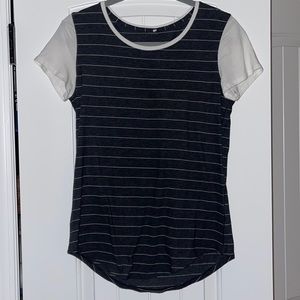 Women’s lululemon shirt
